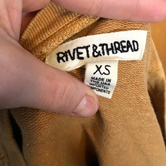 Rivet and Thread cropped sweatshirt - Picture 2 of 2